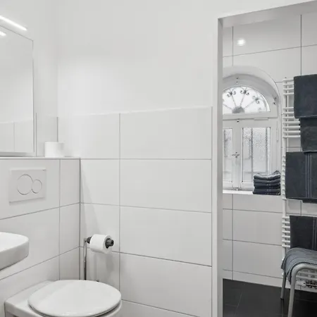 Messe 3 Bedrooms Parking *