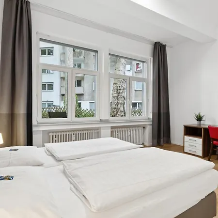 Messe 3 Bedrooms Parking דירה