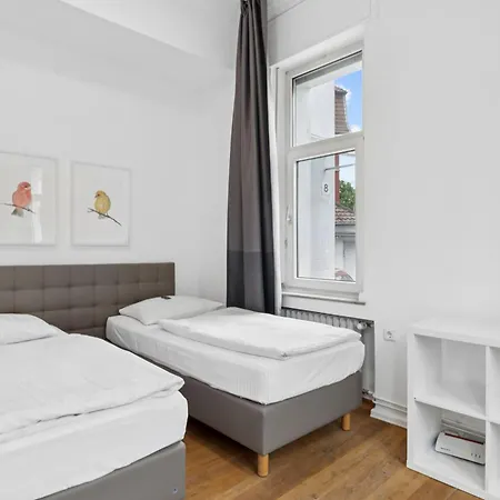 Messe 3 Bedrooms Parking Apartman