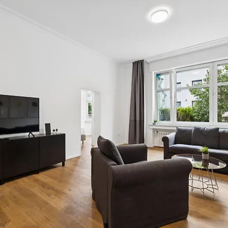 Messe 3 Bedrooms Parking *